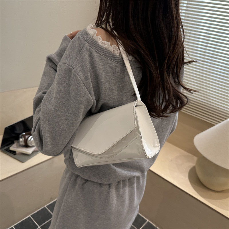 Bright PU Leather Shoulder Bag - Women Hand Bags For Office recension och pris