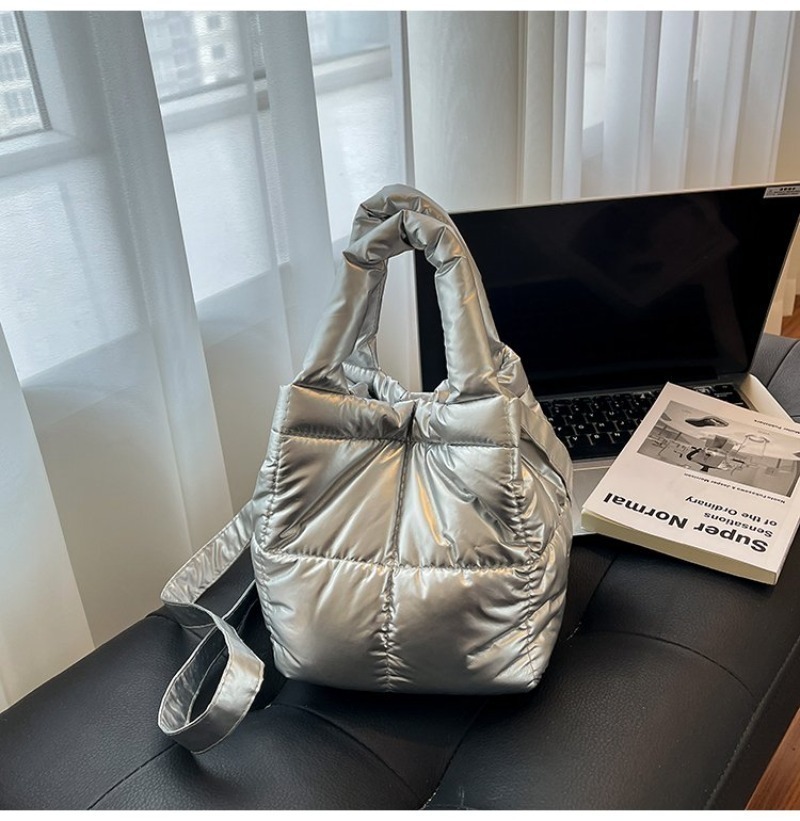 Women's Silver Quilted Nylon M - Women Hand Bags For Office recension och pris