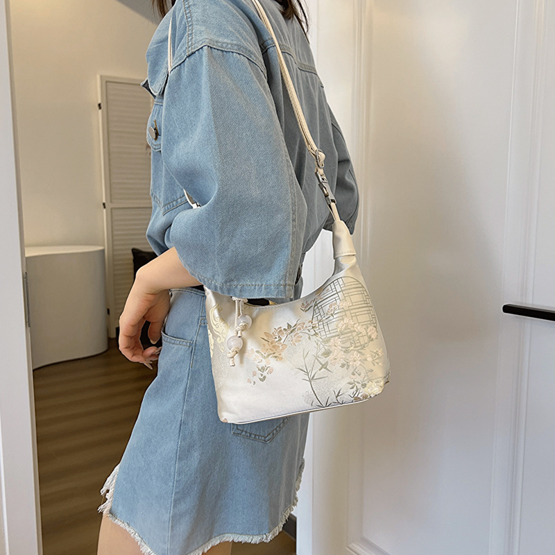 Chinese Ancient Style Wrist Ba - Women'S Evening Bags recension och pris